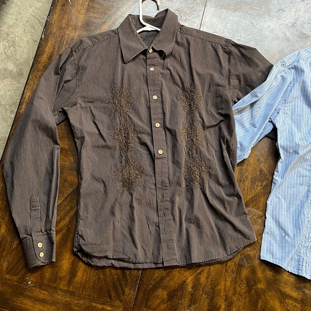 191 Unlimited button up dress shirts, both with stripes and designs embroidered - Picture 7 of 12